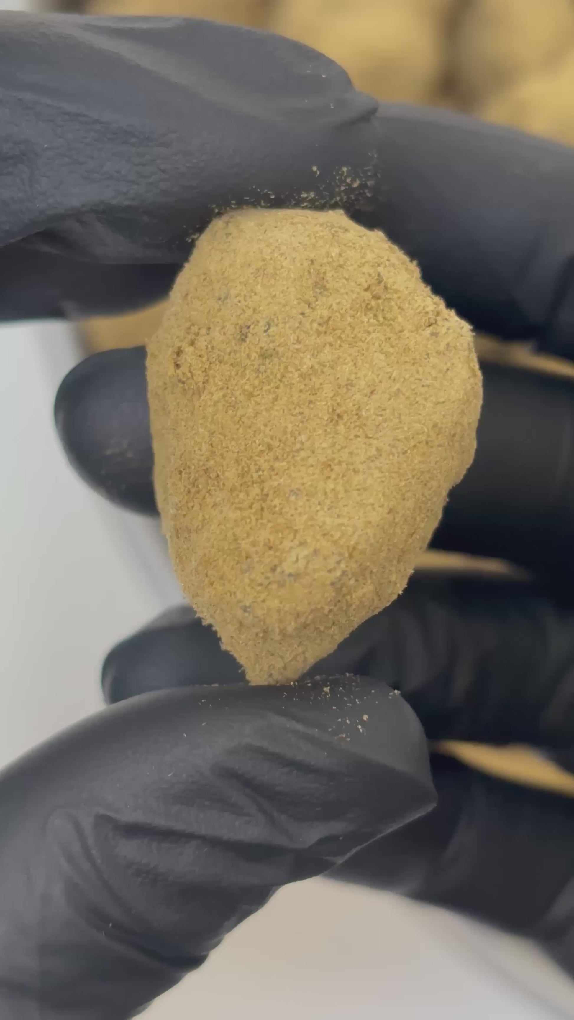Texture Moonrock 57% CBD - Triple enrobage premium